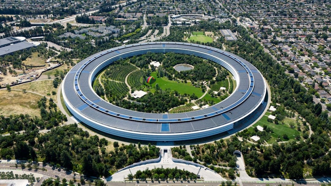 Apple po raz pierwszy została najcenniejszą spółką świata
