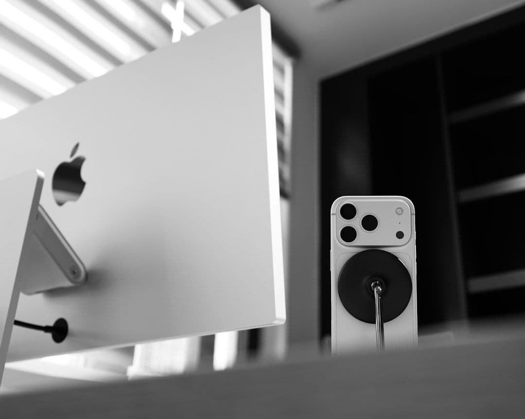 Siri AI nie trafi do pierwszego HomePoda mini. Apple potwierdza