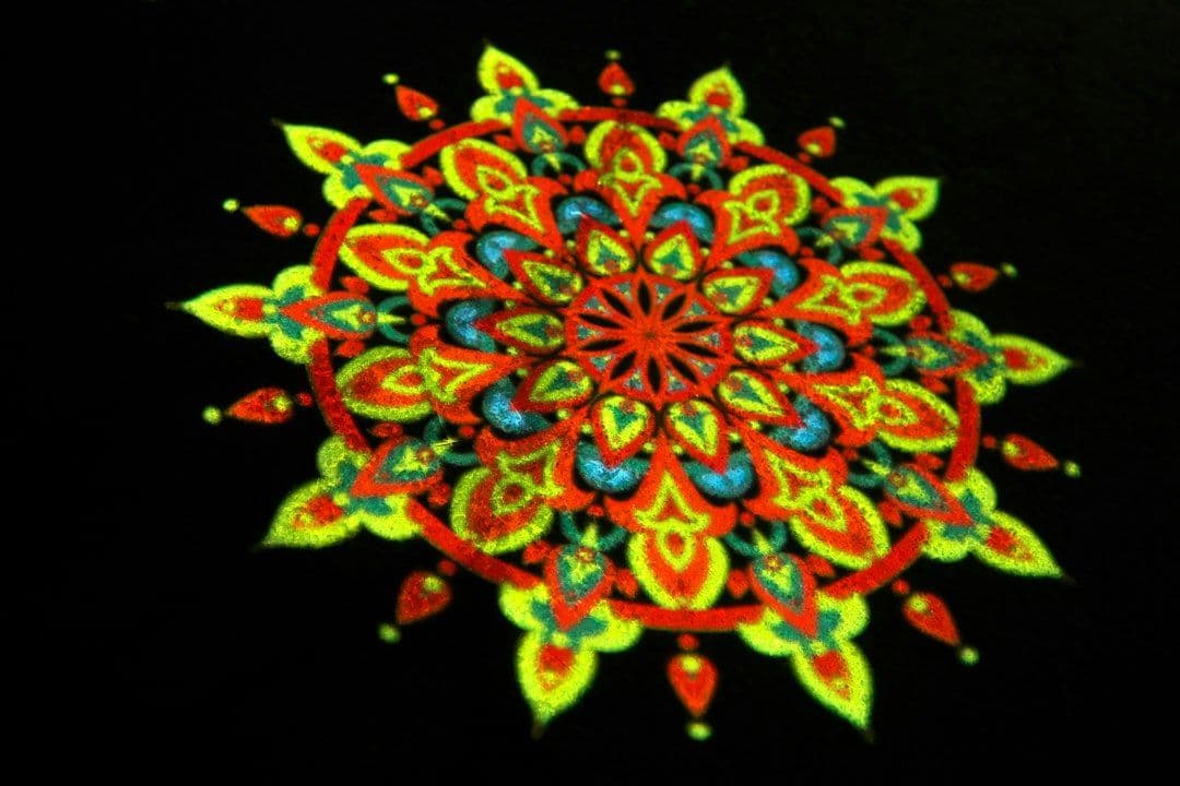 Apple udostępnia tapety Rangoli na iPhone’a i Androida