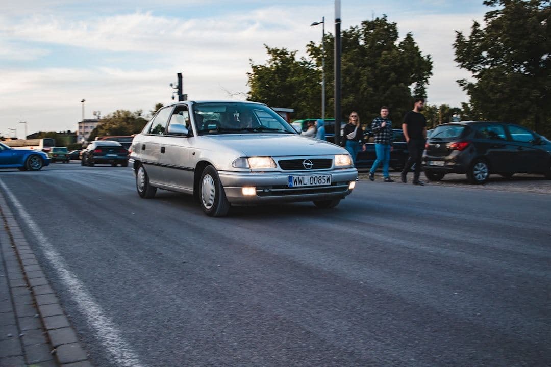 Rewolucja w egzaminach na prawo jazdy: likwidacja placu manewrowego dla kategorii B i B1