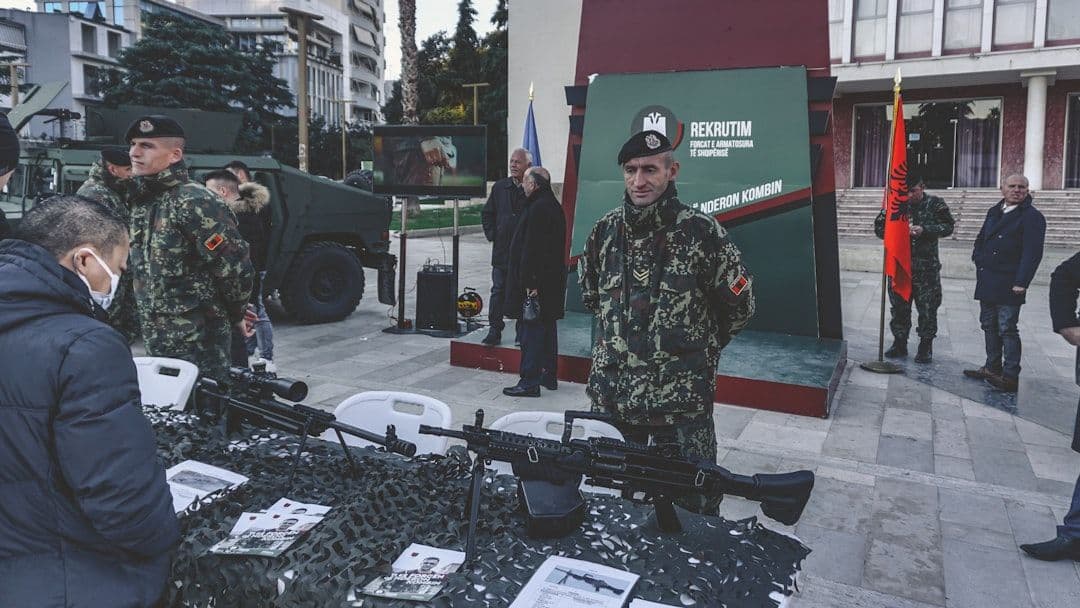 Słowacja: brak „problematycznych” stosunków z Rosją, ale pełne zobowiązania wobec NATO — wypowiedzi ministra Kaliniaka