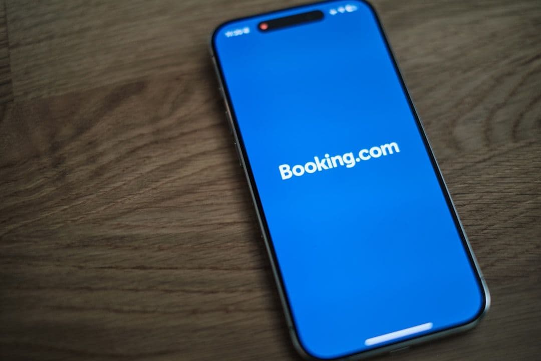 Booking.com nie zablokował fałszywej oferty noclegu na Downing Street
