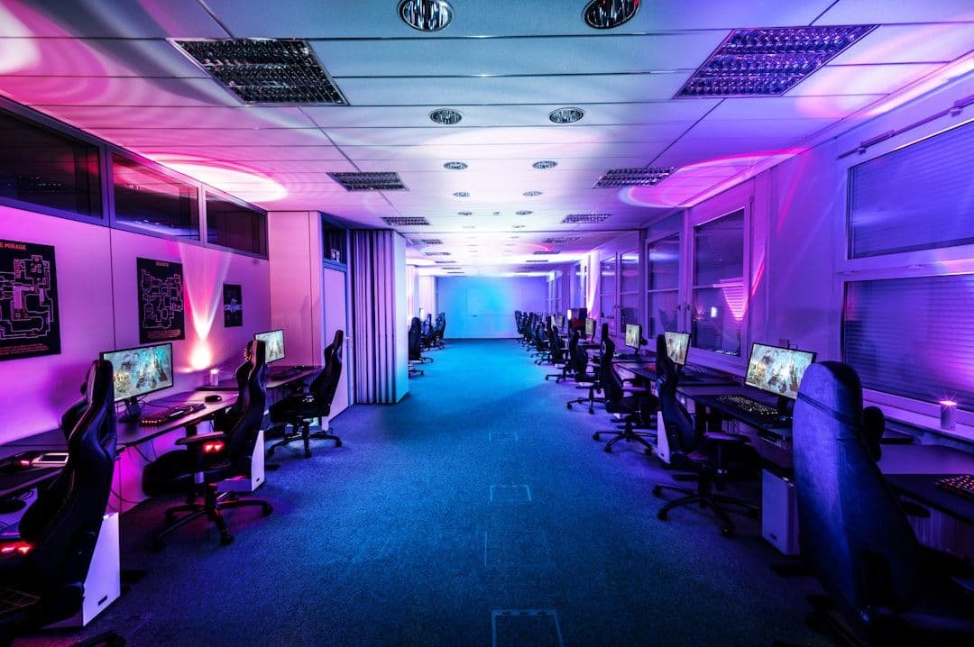 Wynagrodzenie CEO EA wzrosło do prawie 39 mln dolarów. W tle sukces Battlefield 6 i zwolnienia