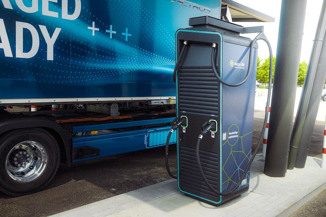 Mahle pokazuje system zwiększający zasięg elektrycznych ciężarówek do ponad 800 km