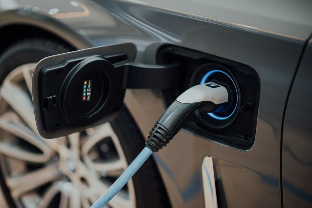 Używany samochód elektryczny może być bardziej niezawodny od spalinowego. Wnioski z 47,4 mln testów