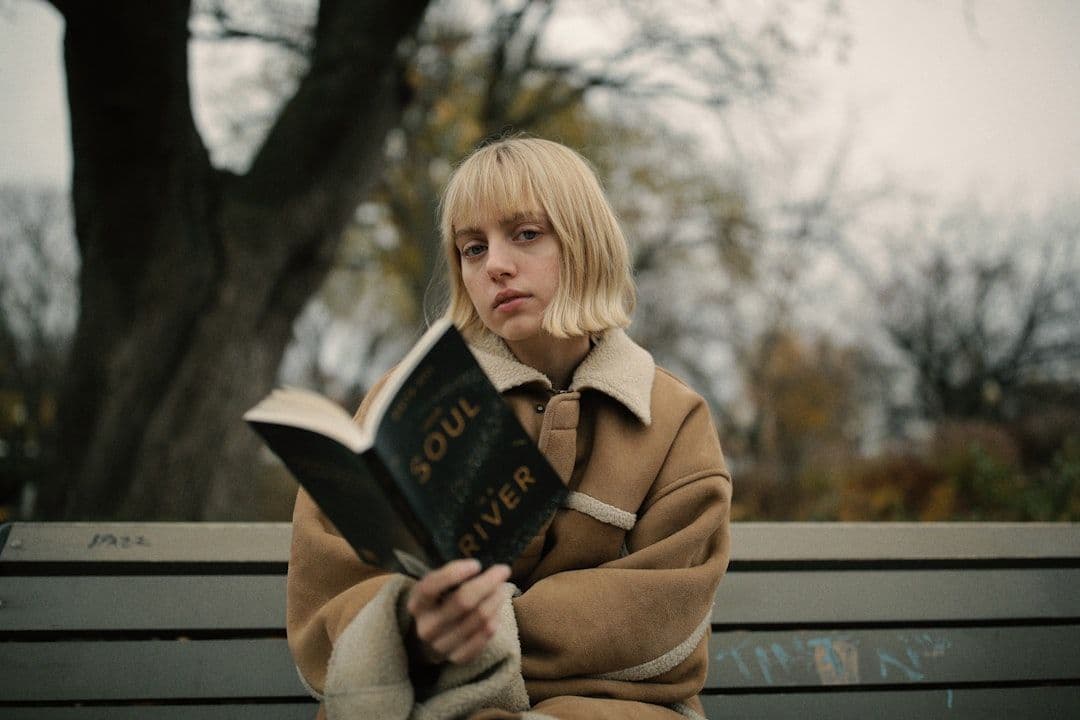 Billie Eilish zadebiutuje jako aktorka w adaptacji „Szklanego klosza”