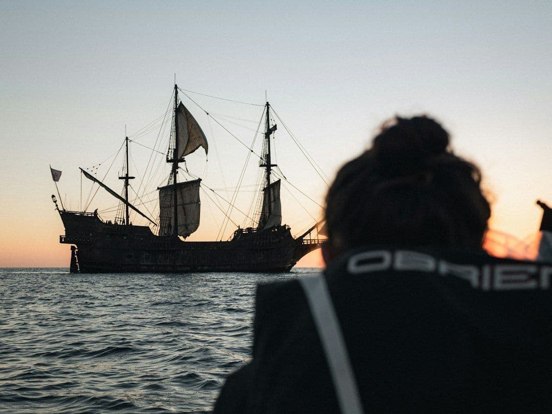 Hayley Kiyoko marzy o lesbijskiej wersji „Piratów z Karaibów”