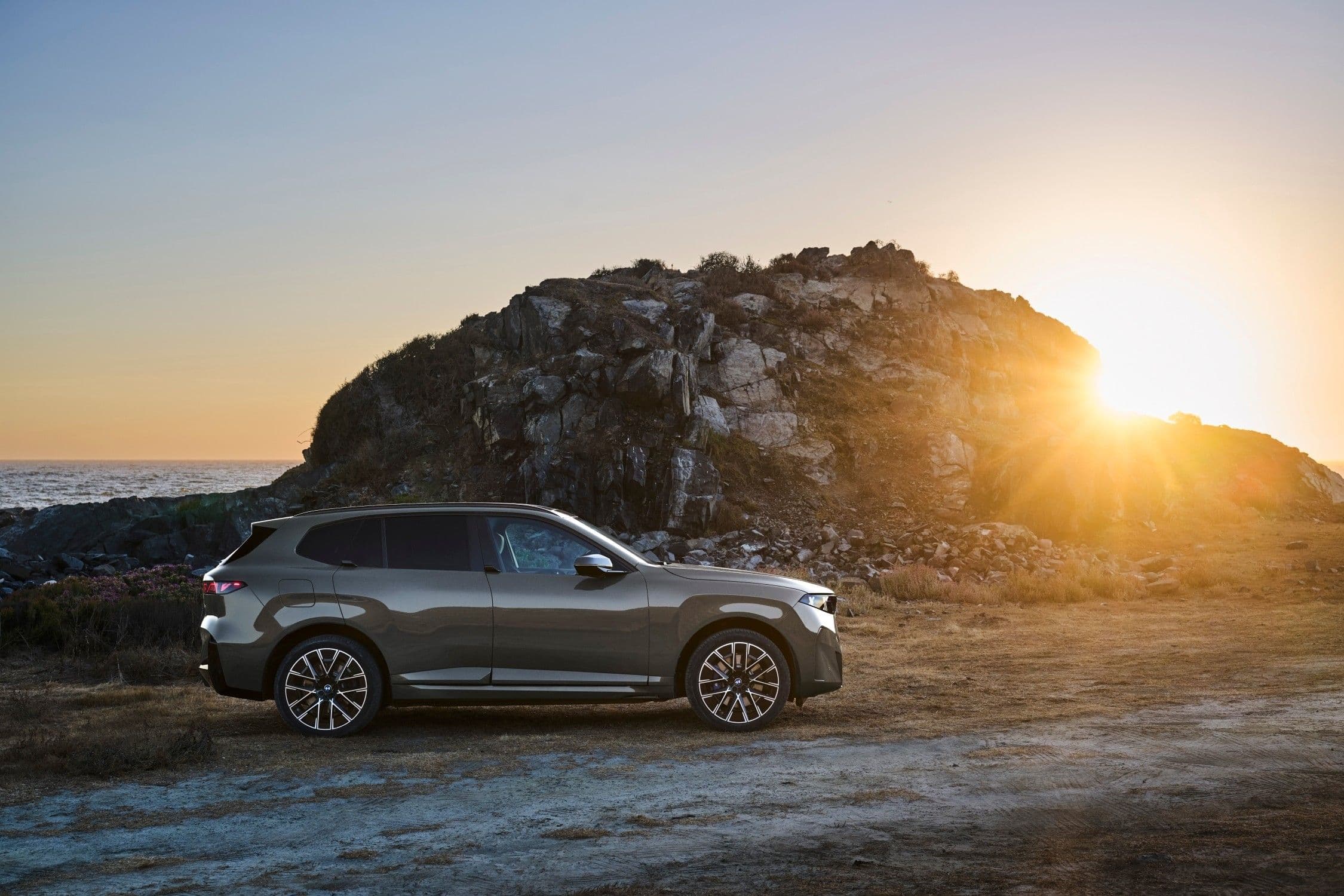 Nowe BMW X5 2027 oficjalnie. Piąta generacja stawia na pięć napędów i technologię Neue Klasse
