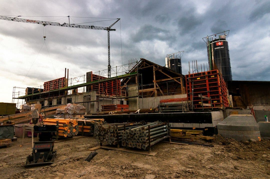 Elektryczne maszyny na placu budowy. Kanadyjska firma mówi o 87 proc. niższych kosztach paliwa