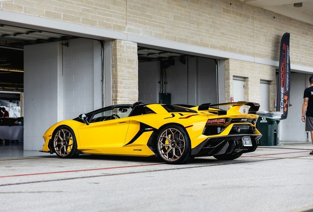 Lamborghini Reventón Roadster niemal jak nowy. Jeden z 15 egzemplarzy trafił na aukcję