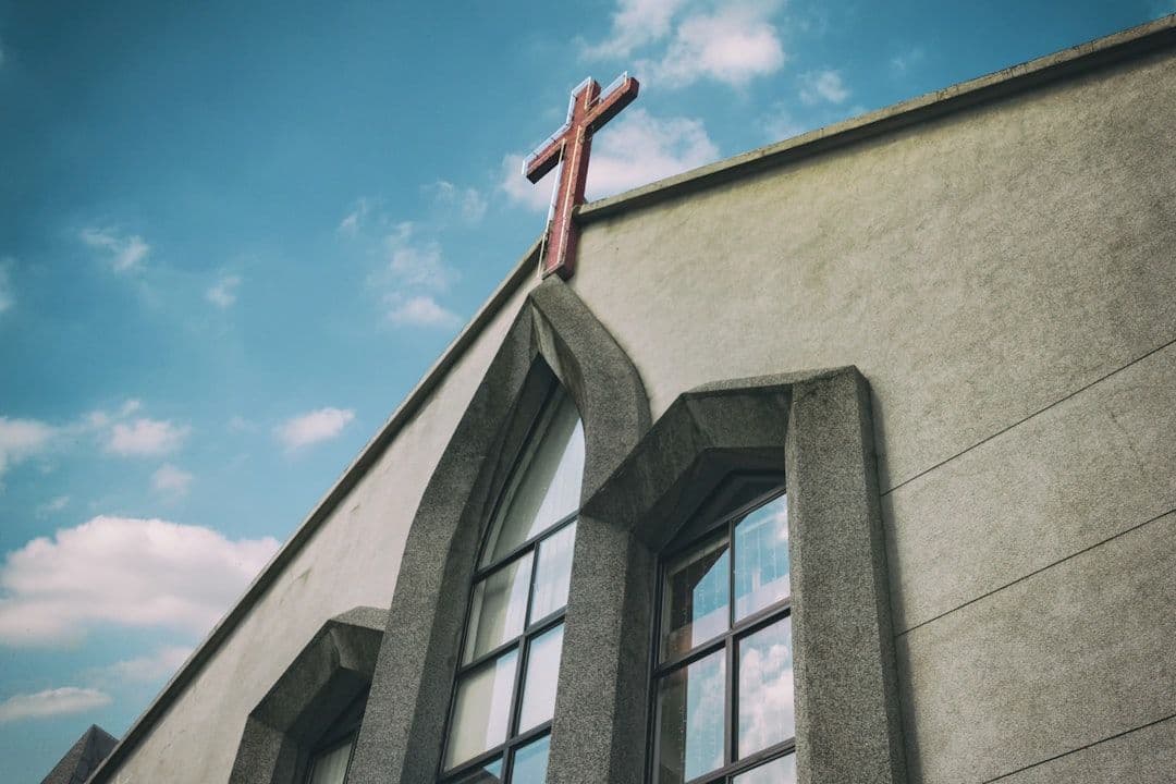 Była zakonnica opisuje molestowanie przez krakowskiego biskupa. Mówi o braku wyjaśnień