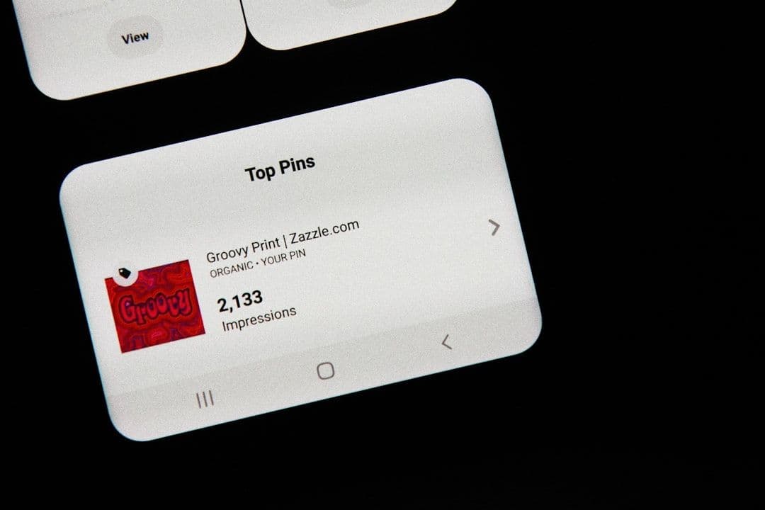 Avec — aplikacja e‑mail z kartami do przesuwania i dyktowaniem głosowym