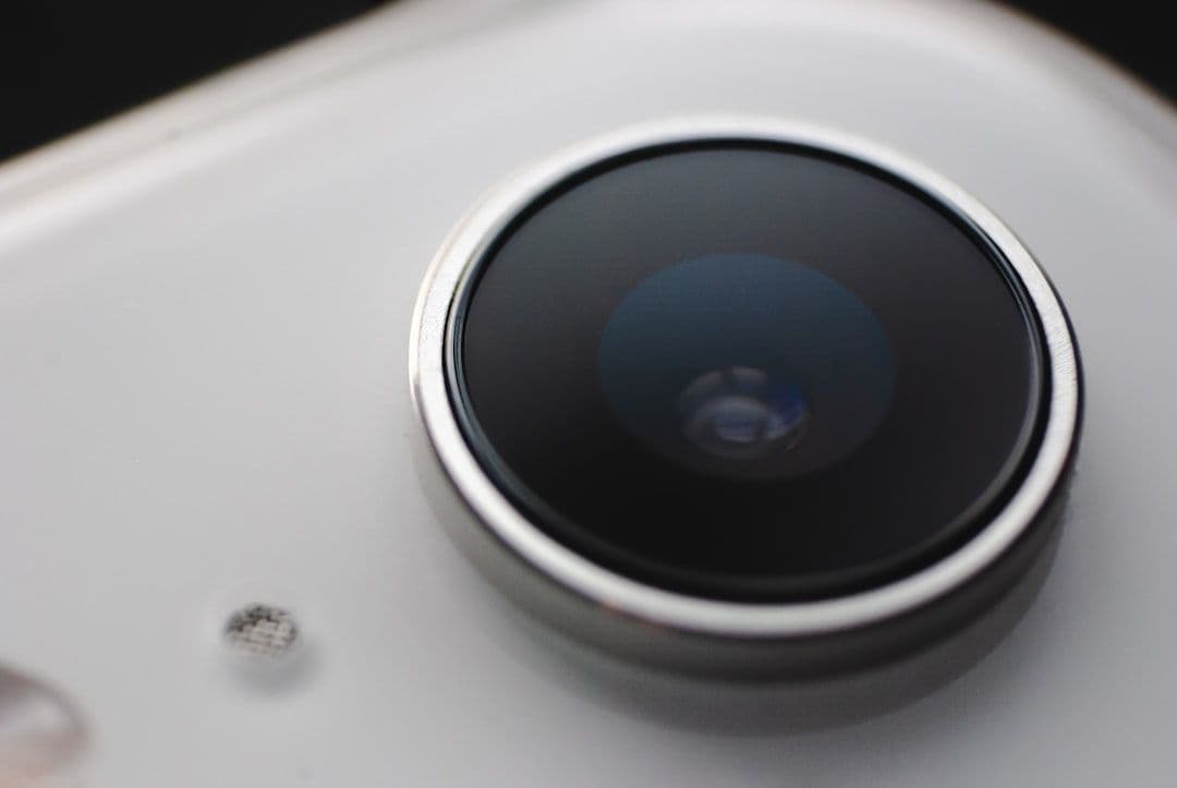 iPhone 18 Pro debiutuje ze zmienną przysłoną. Siri AI nie będzie dostępne w UE na start