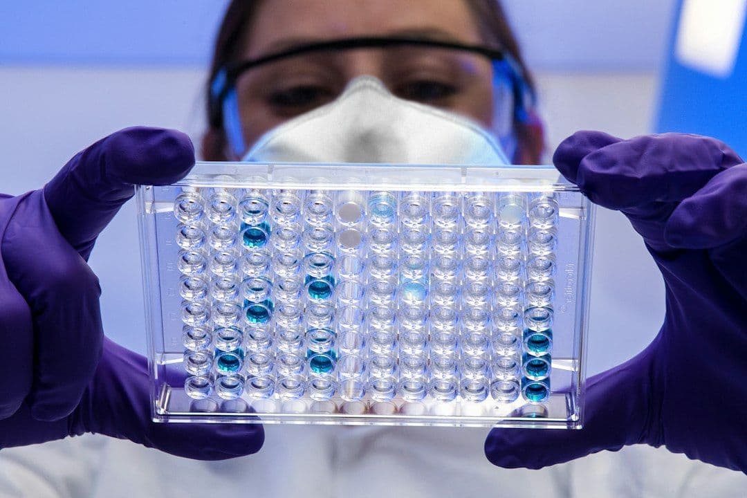 Śmierć pracownicy rosyjskiego laboratorium. Pytania o obowiązek informowania WHO