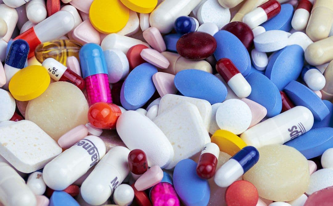 Analiza: powiązania z grupami finansowanymi przez firmy farmaceutyczne w komisjach doradczych FDA