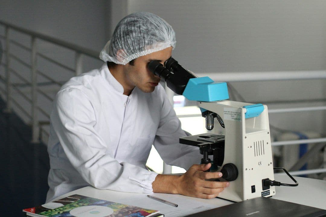 Amerykański kongresmen: USA powinny wzmacniać biotechnologię, zamiast tylko ograniczać Chiny