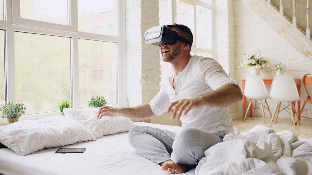Apple Vision Pro najlepiej sprawdza się jako ekran do filmów oglądanych na leżąco