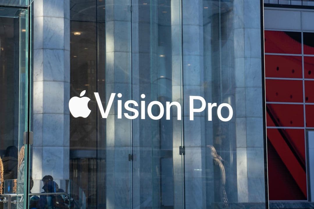 Pfizer wykorzystuje Apple Vision Pro do wyjaśniania badań nad nowotworami