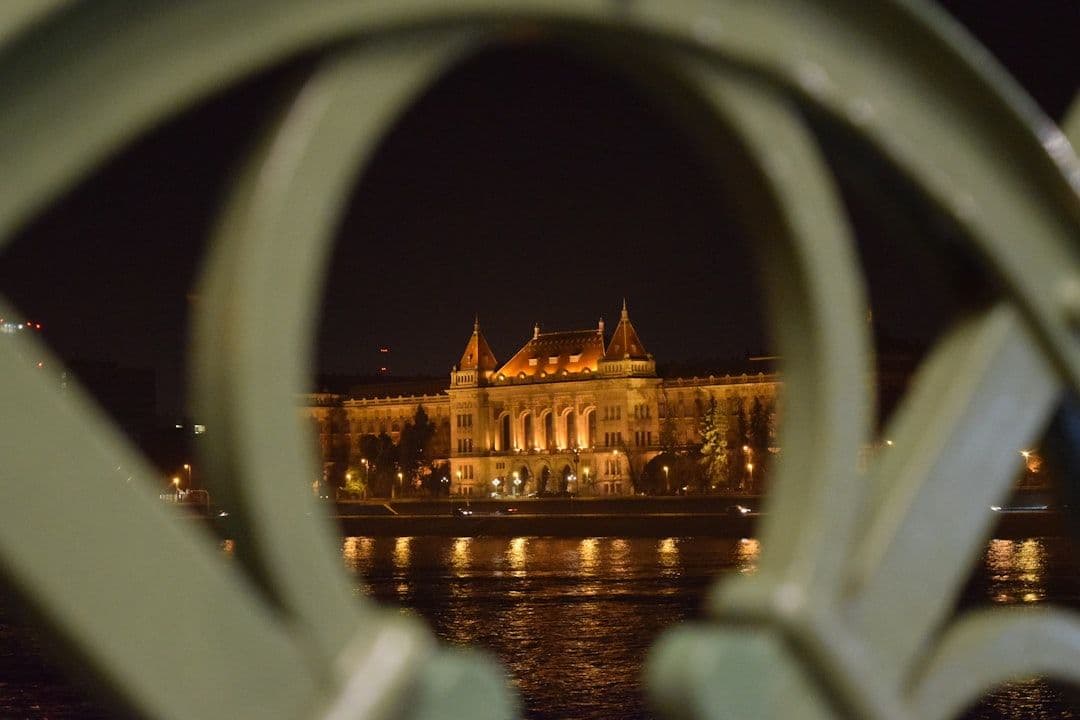 „Orbangate”: próba infiltracji TISZA przez agenta „Henry” ujawniona przez Direkt36