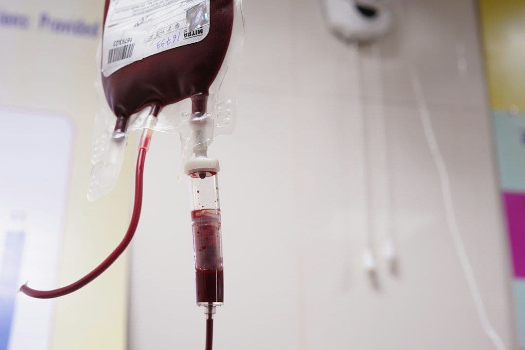 Świadkowie Jehowy łagodzą zakaz stosowania krwi, ale nadal sprzeciwiają się transfuzjom krwi pełnej